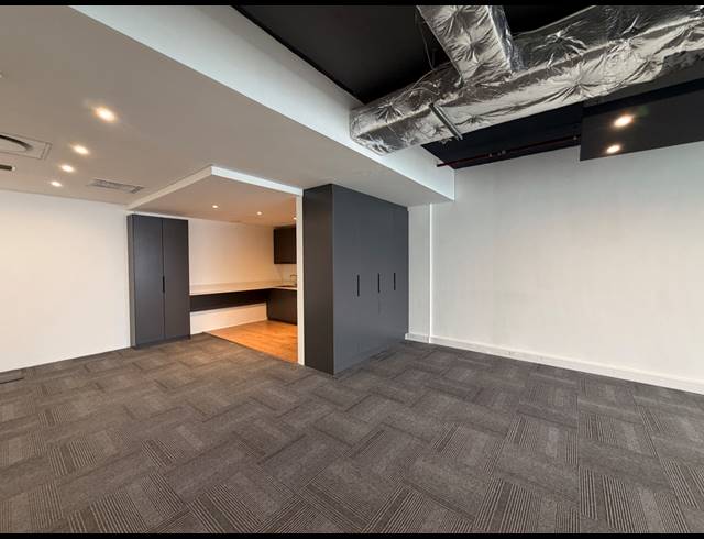 148M² OFFICE TO LET IN SEA POINT